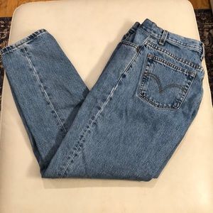 Levi’s classic relaxed 550 blue jeans, tapered leg